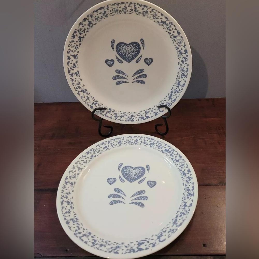 Set of 2 Corning Ware Corelle
BLUE HEARTS 10 1/4" Dinner Plates